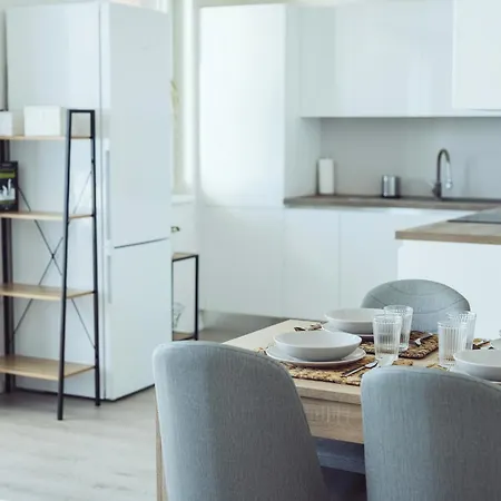Modern 1 Bedroom Apartment ǀ Ac, Free Parking Bratislava Exterior photo