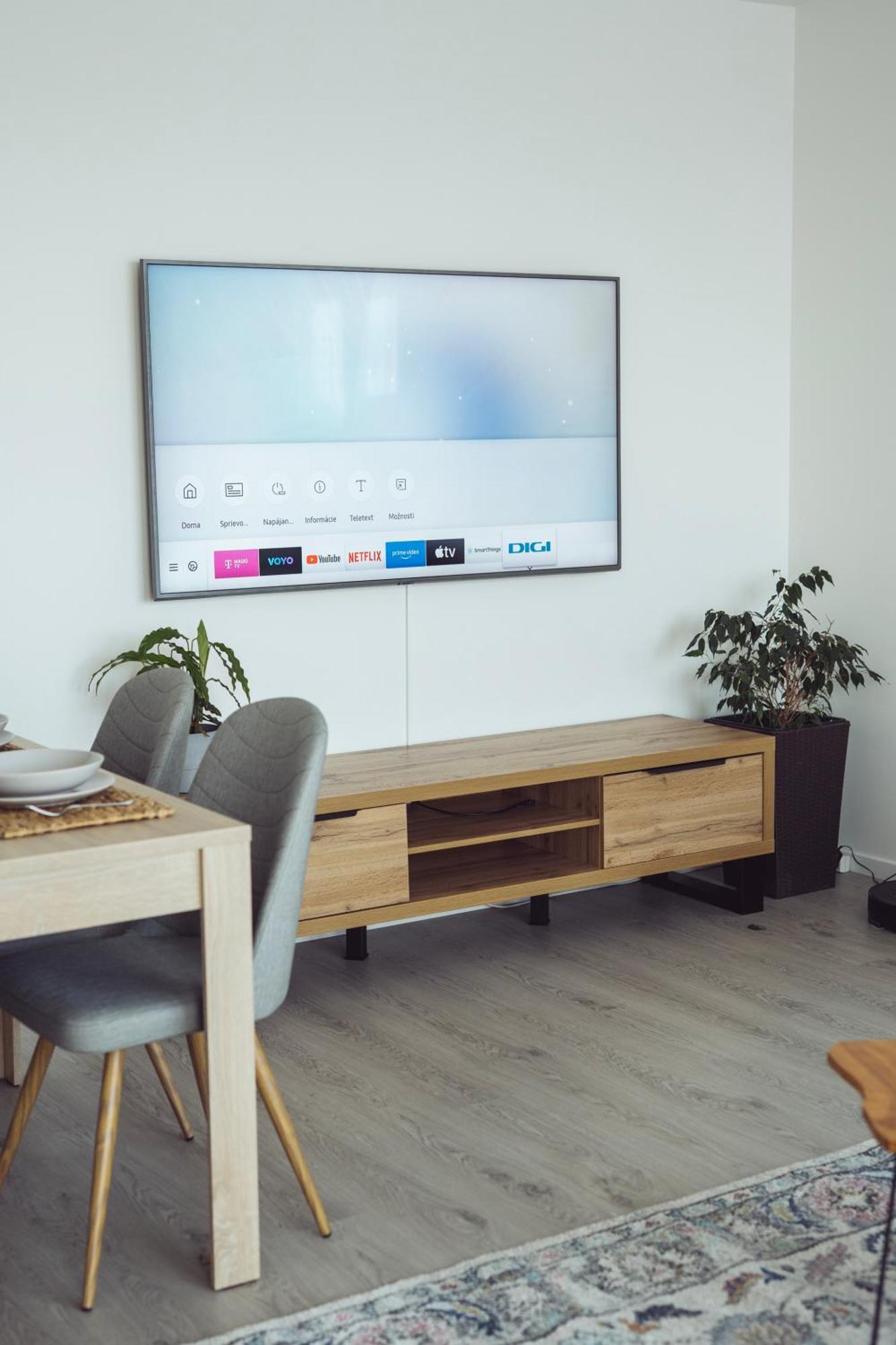 Modern 1 Bedroom ǀ Ac, Free Parking Apartment *
