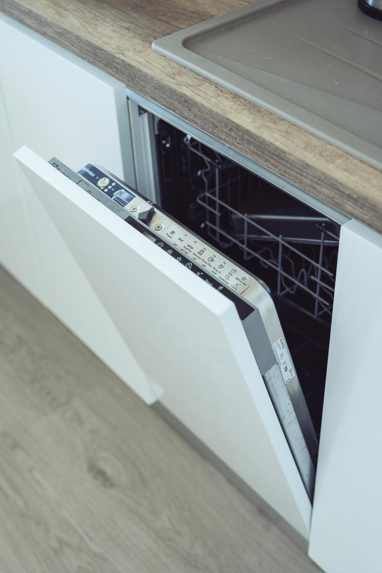 Modern 1 Bedroom ǀ Ac, Free Parking