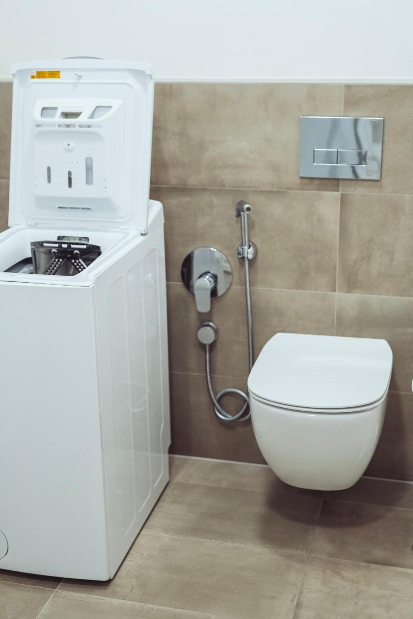 Modern 1 Bedroom ǀ Ac, Free Parking * Bratislava